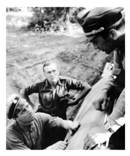 SS-Ostuf. Nicolussi-Leck talking with SS-Hstuf Hannes - summer of 1944 .....................................................................<br />The Axis forces 3. Massimiliano Afiero.