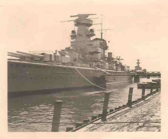 In the foreground the &quot;Admiral Scheer&quot; (in the turret she has painted the Handelsflagge) and further back the &quot;Deutschland&quot; ...................................................