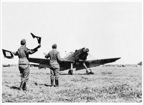 The Bf-109 D &quot;Gelbe 1&quot; of Oblt. Georg Schneider (Staffelkapitän of the 3. / JG 21) in Arys-Rostken..................................