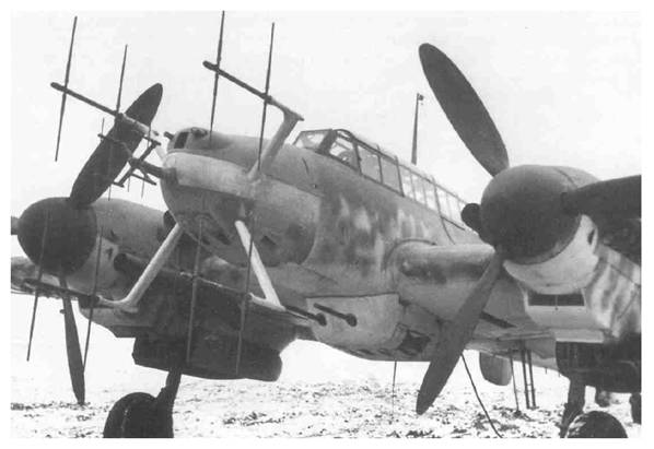 View of the bow of a Bf-110 G-4 / R3 / M1 armed with two 30 mm MK 108 guns and four MG 151/20 ...........