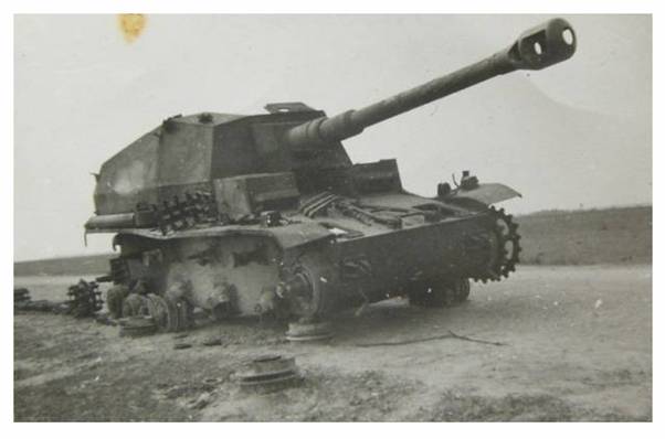 The 10.5cm K18 auf Panzer-Selbstfahrlafette-IVa destroyed by internal explosion.....