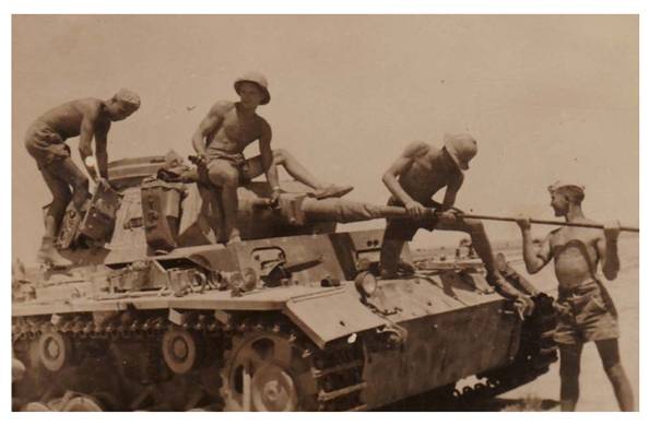 The 5 cm KwK 38 of the tank, in this case a Pz Kw III Ausf. H, should be in top condition.........