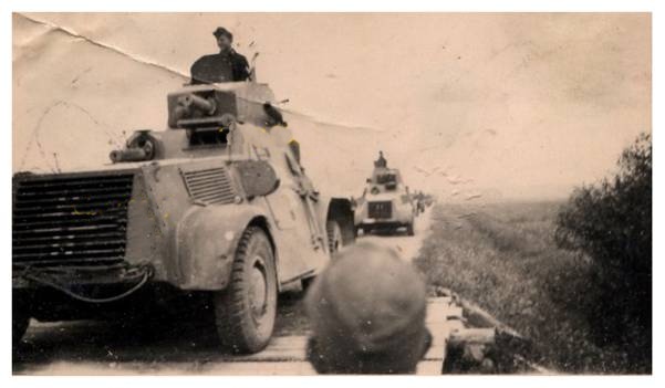 At least four M38 armored cars were used by the German 227. ID; in the foreground two of them.........