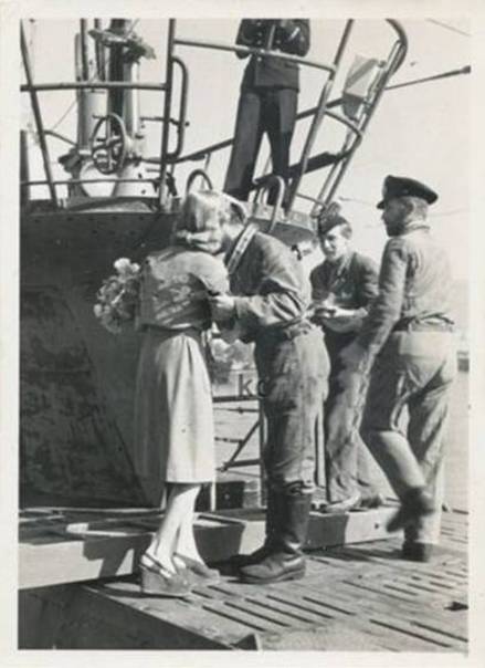 Wilhelm Franken (U 565) received with flowers and cakes in La Spezia 1943................