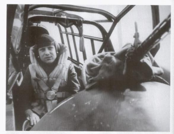 Close view of the position of the radio-operator/gunner of a Bf-110.........................