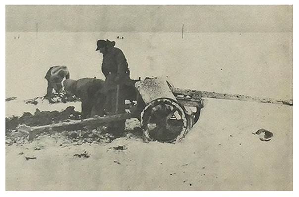 Placing an anti-tank weapon in position - 5 cm Pak 38 (L/60)?....................