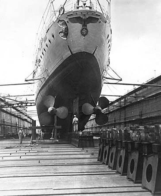 The ship in the dockyard - astern's view