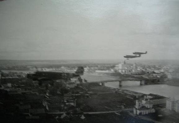 Planes Ju-52 overflying an enemy city -Netherland 1940............