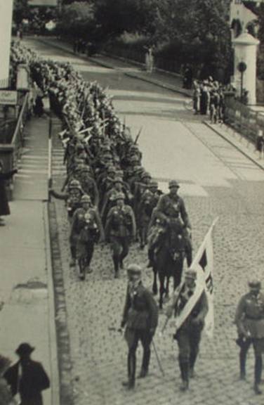 German troops in Braunau - March 1938.<br />Braunau i. B.,alte AK, Einmarsch, nicht gelaufen. Beendet: 01. Sep. 201115:53:32 MESZ.