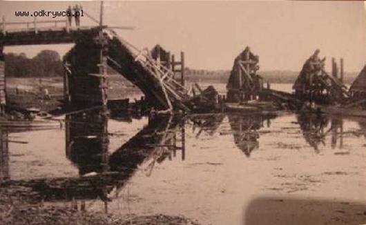 Bridge over the Narew in Choroszcze - September 19, 1939.