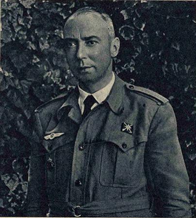 General Helmut Volckmann, commander of the division (seen here in Spain at the head of the Legion Condor). He died shortly after finishing the campaign due to injuries sustained in an automobile accident .............. ....<br />Der Adler 1939 - Heft 08.