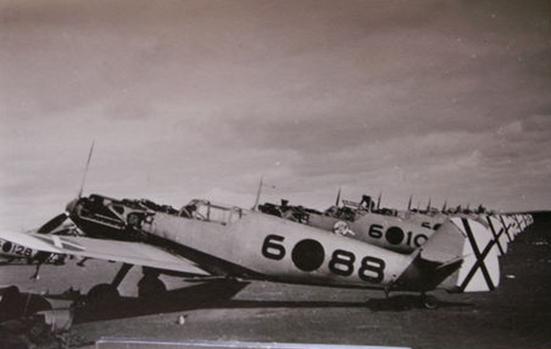 In the foreground the Bf-109E 6-88, in the background in the Bf-109E 6-10? I think I see the emblem of the 1. Staffel ...............