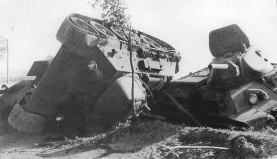 Tanks T-34/76 belonging to the 63 Tank Regiment destroyed near Lviv/Lwow - Jun 25, 1941................
