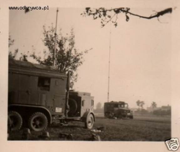 A pair of Funkwagen Kfz 68 in operation?.......................