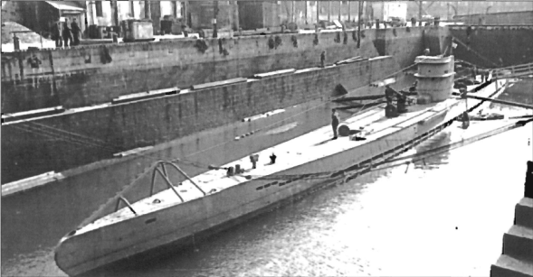The U 65 (Type IXB) in Brest - August 1940 .................................