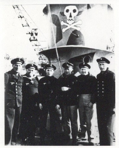 Some crewmen of U 40...........................................<br />WWII ORIGINAL GERMAN PHOTO NAVY KRIEGSMARINE U-BOOT / U-BOAT CREW