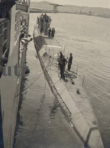 U-boat (Type IA) refueling about 1938, U 25 in a Spainish port?...........................<br />2 Photos Legion Condor Spanien Unterseeboot U-Boot U 33 beim Auftanken ca. 1938