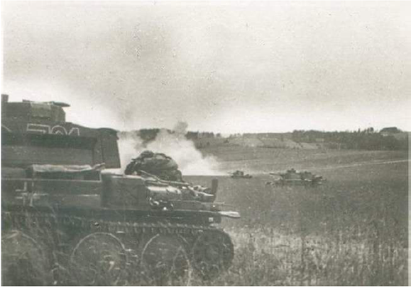 Panzer vor Traby - Tanks Pz Kw 38 (t) of the PR 27 in advance...........................