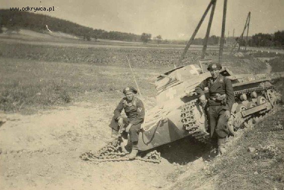 A Pz Kw I Ausf. B that lost one of its caterpillars.....................