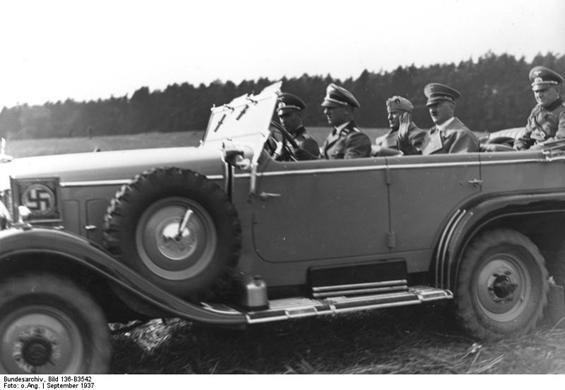 Mussolini, Hitler and Friedrich Hoßbach at the Wehrmacht manoeuvre, September 1937.......................