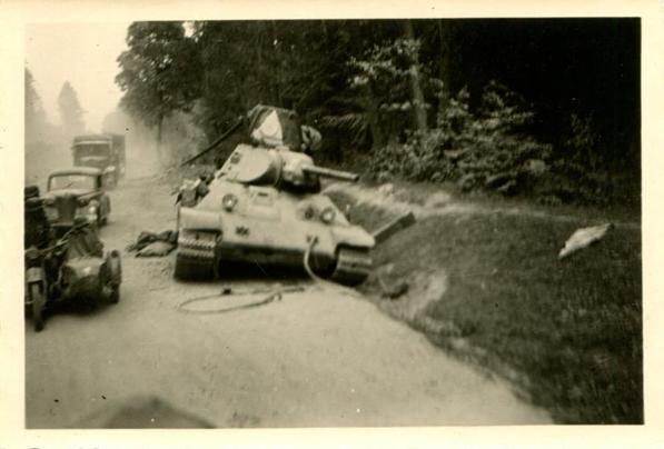T-34 Mod 1941 of 15º Tank Rgt......................