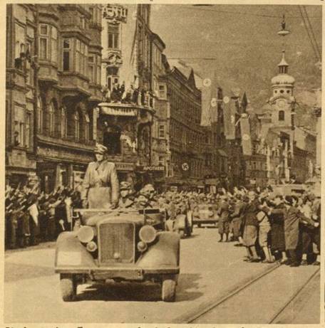 German troops (GJR 98) greeted by the population on the Maria Theresienstraße in Innsbruck .....................