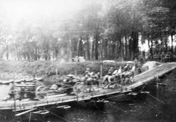 German artillery getting across the Schipdonk Canal – May 1940