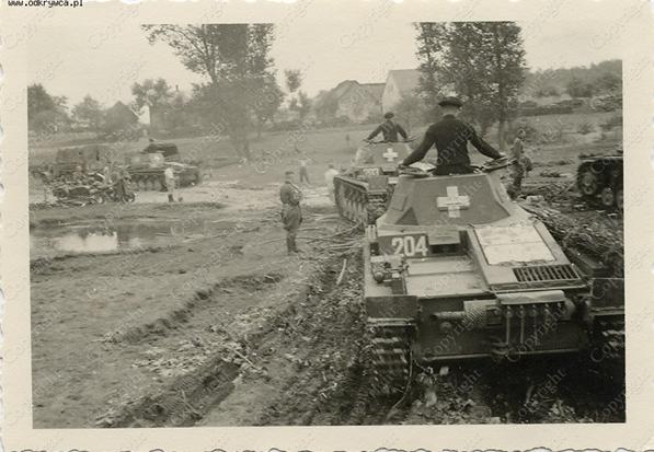 A Column of light tanks Pz Kw II of PR 1 negotiating a swampy area .............................<br />  http://odkrywca.pl/panzer-1939-czesc-13,713626.html#713626