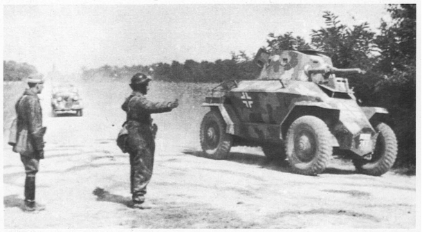 Armored Car Csaba M1939 in Ukraine 1941.......................<br />(A)Wydawnictwo Militaria xxx, Barbarossa 1941 Fotoalbum