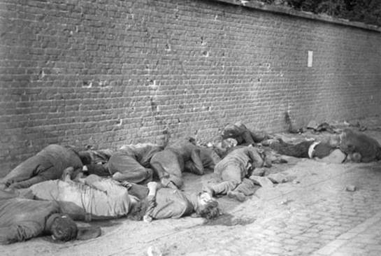 Hostages shot against the pastorij's wall – May 1940.