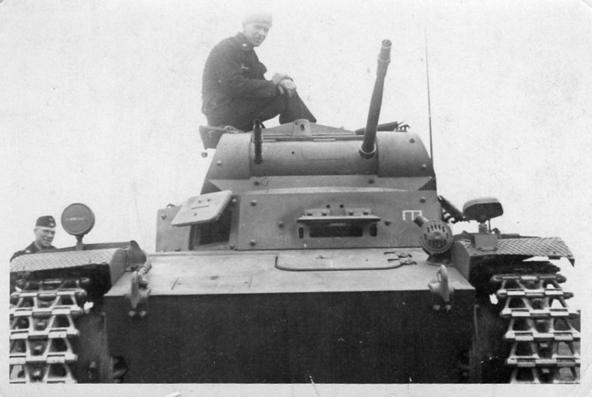 Front and close view of a Pz Kw II of the 3. Pz Div? .................................. ............<br />Foto II. WK Deutscher Panzer. Foto 9 x 6,5 cm.