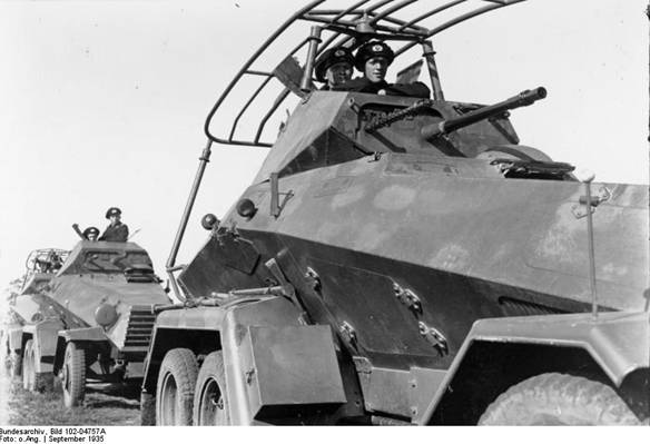 Close view of the Funkwagen Sd Kfz 232 (6-rad) ......................................