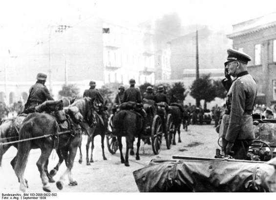 German troops in Lodz (September 9, 1939). The general commander of the XIII. AK General der Kavallerie Maximilian von Weichs chairs the parade of his troops .....................................